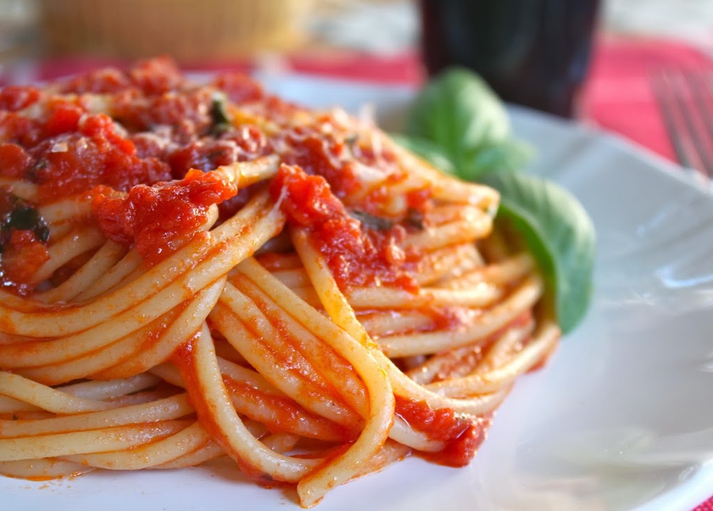 Tradycyjny włoski przepis na pastę pomidorową !
