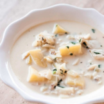 Delikatna zupa z halibuta, ziemniaków i kopru włoskiego